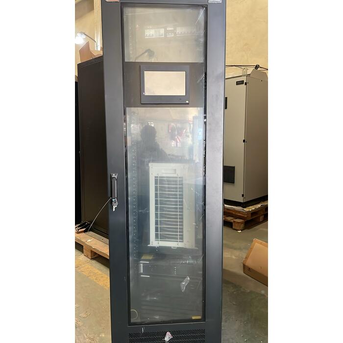 Rack Vertiv SmartCabinet UPS - 5kVa - Bater�as - PDU