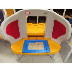 Centro de aprendizaje inform�tico infantil Little Tikes Young Explorer